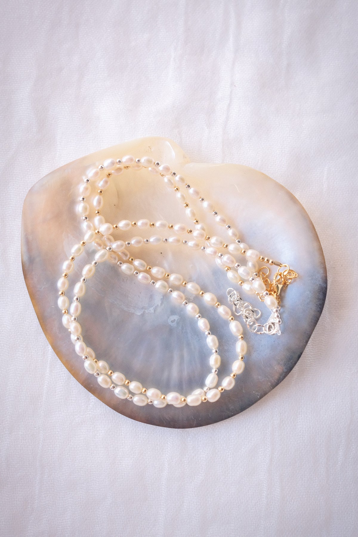 White Rice Pearl & Silver Bead Adjustable Necklace - Silver Keʻokeʻo