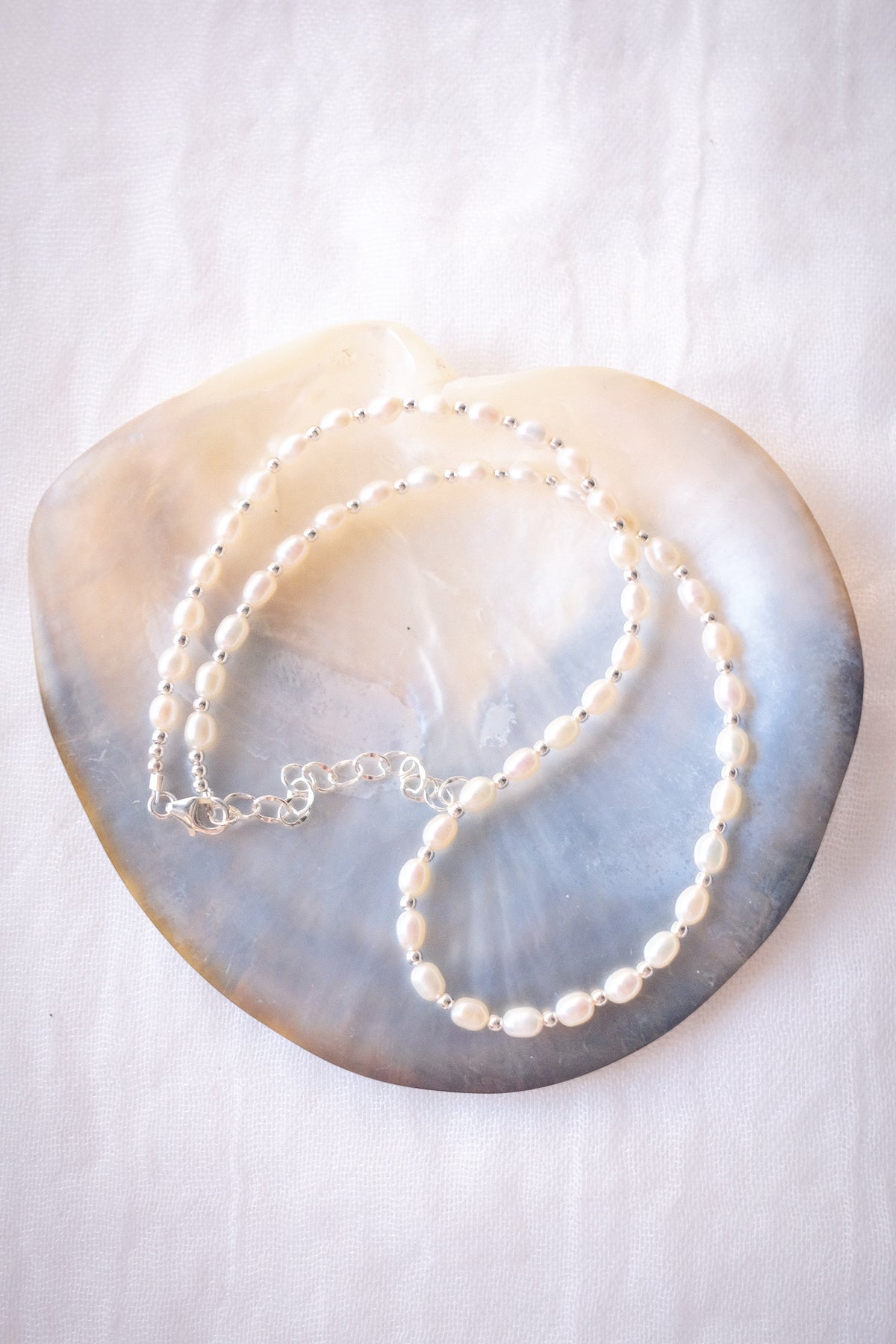 White Rice Pearl & Silver Bead Adjustable Necklace - Silver Keʻokeʻo