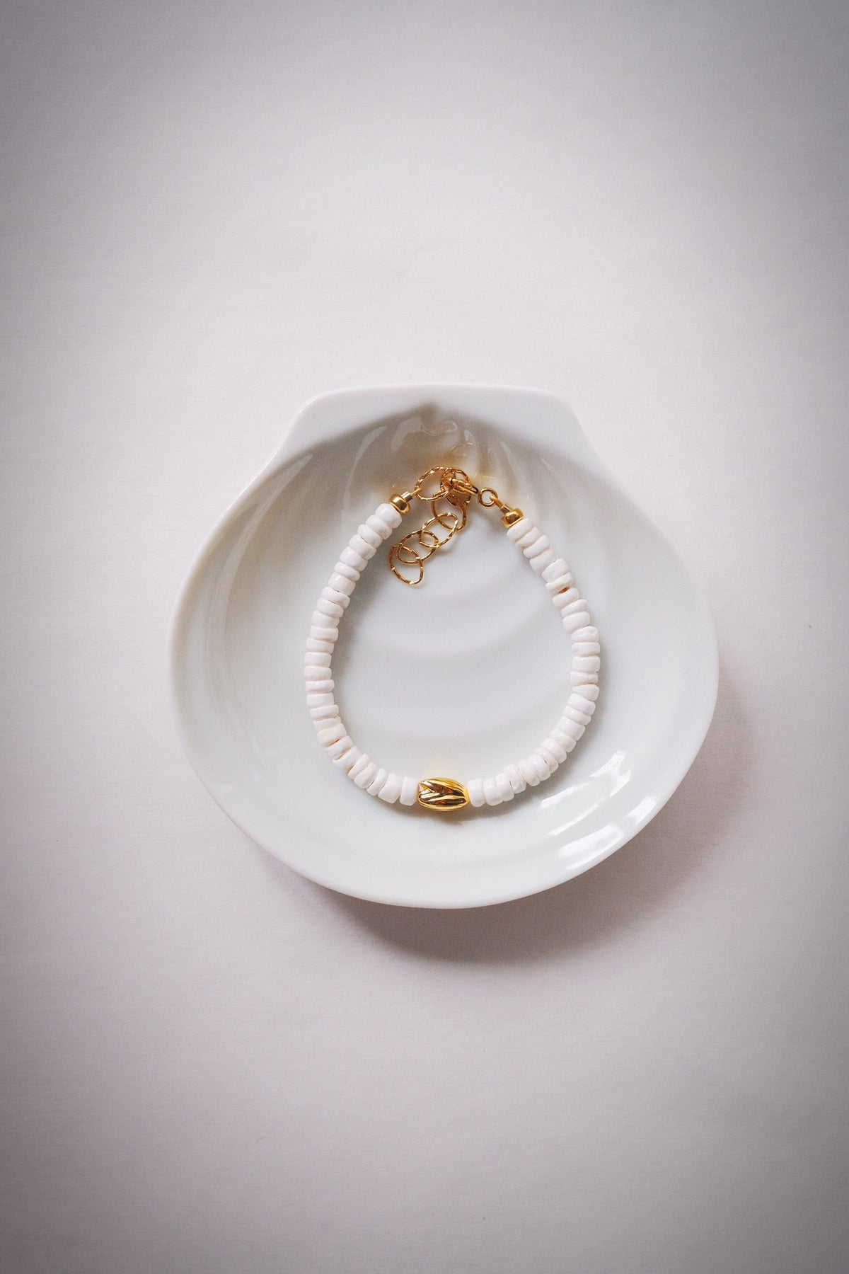Puka Shell & Gold Pikake Bracelet - Kailani