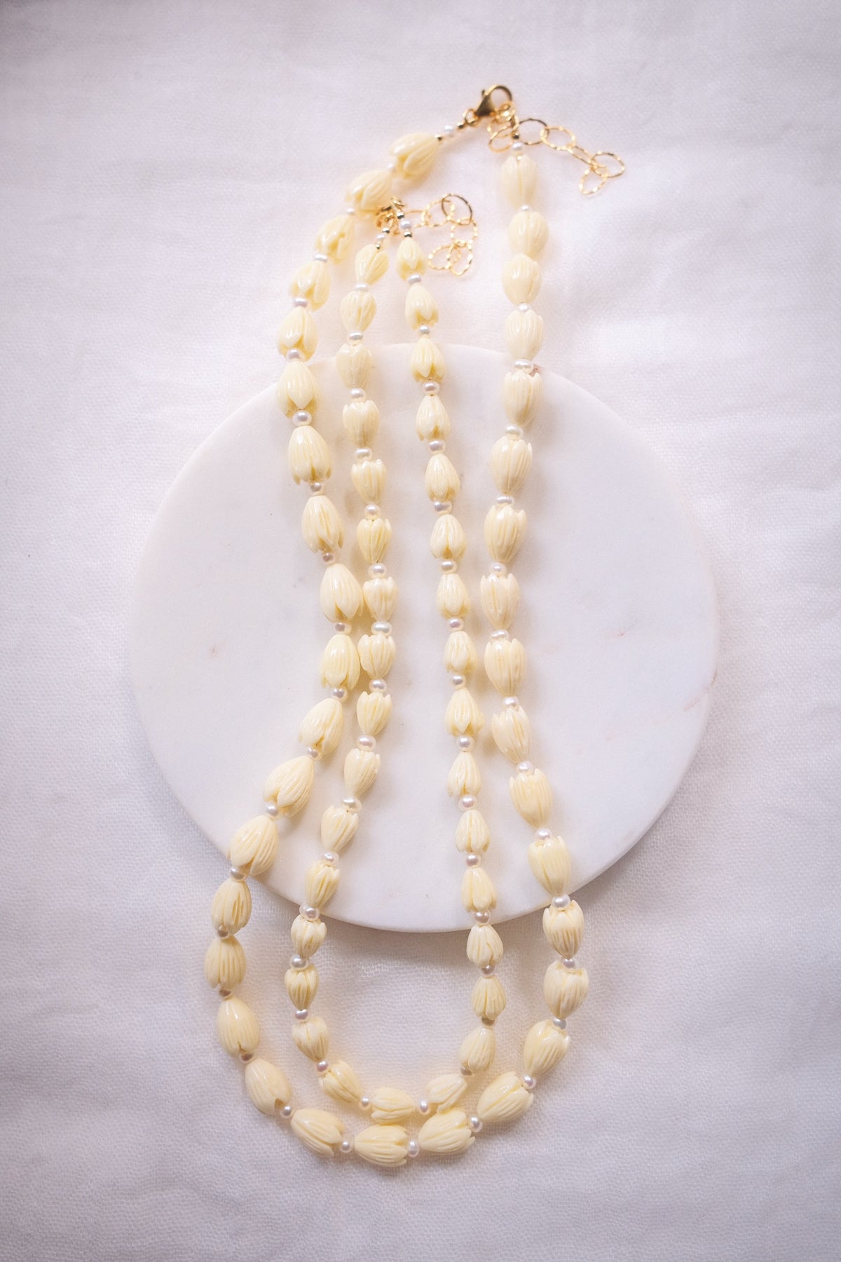 Resin Pikake & Pearl Beaded Necklace - Gold Kupuna
