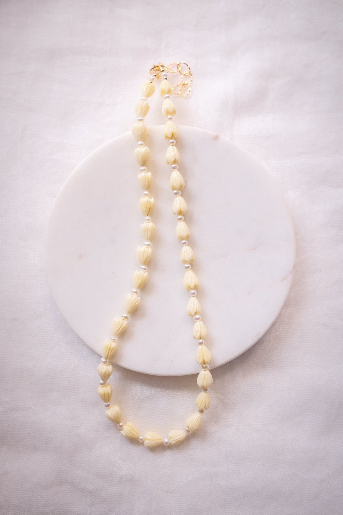 Resin Pikake & Pearl Beaded Necklace - Gold Kupuna