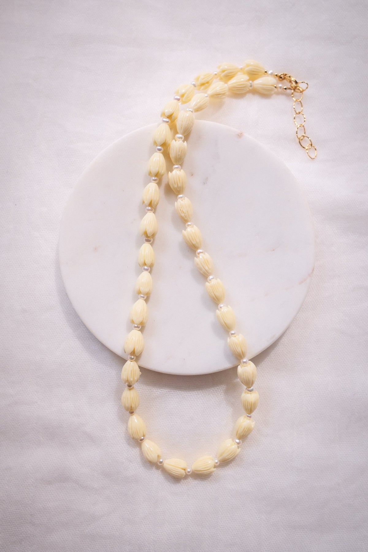Resin Pikake & Pearl Beaded Necklace - Gold Kupuna