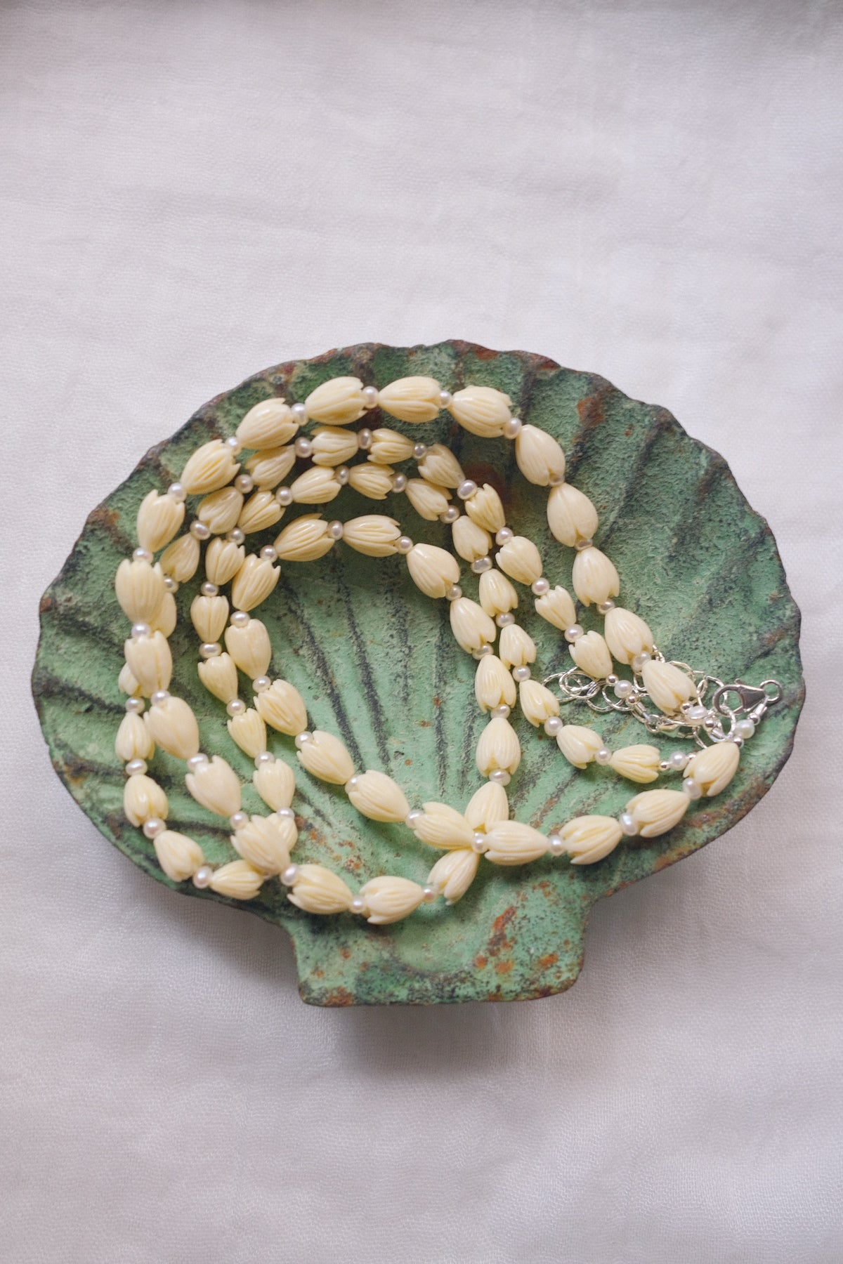 Resin Pikake & Pearl Beaded Necklace - Silver Kupuna