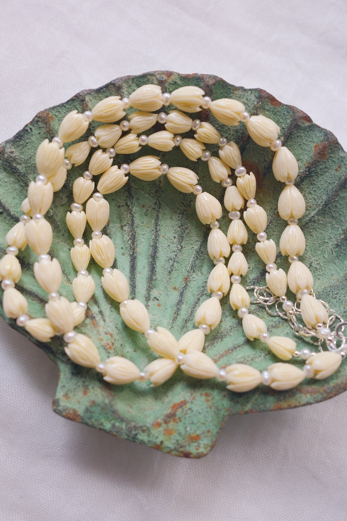 Resin Pikake & Pearl Beaded Necklace - Silver Kupuna