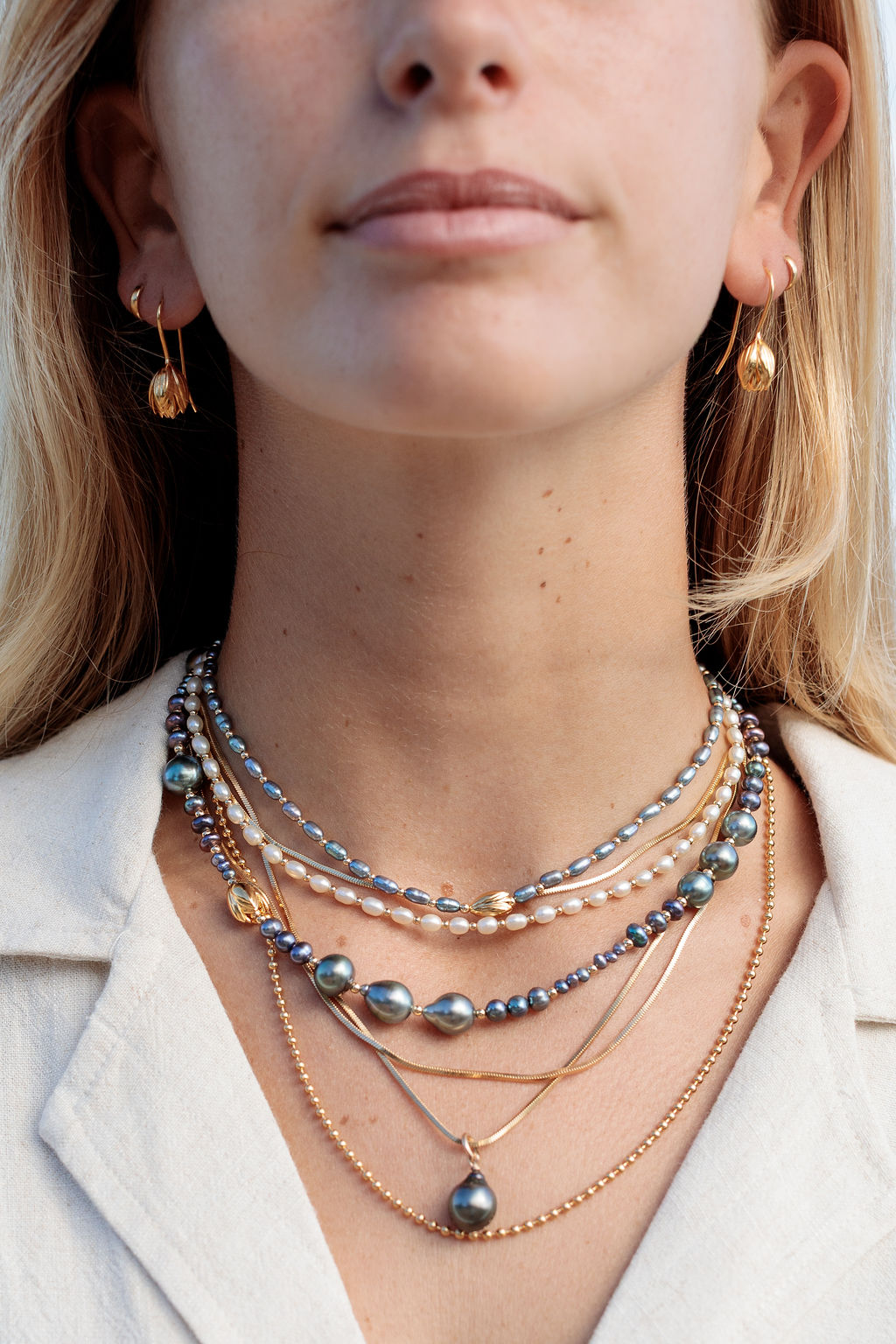 Peacock Freshwater Pearl Necklace with Gold Pikake Bead - Haʻihaʻi