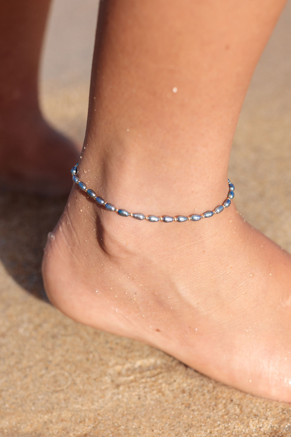 Peacock Rice Pearl & Gold Bead Adjustable Anklet - Gold Pāʻū