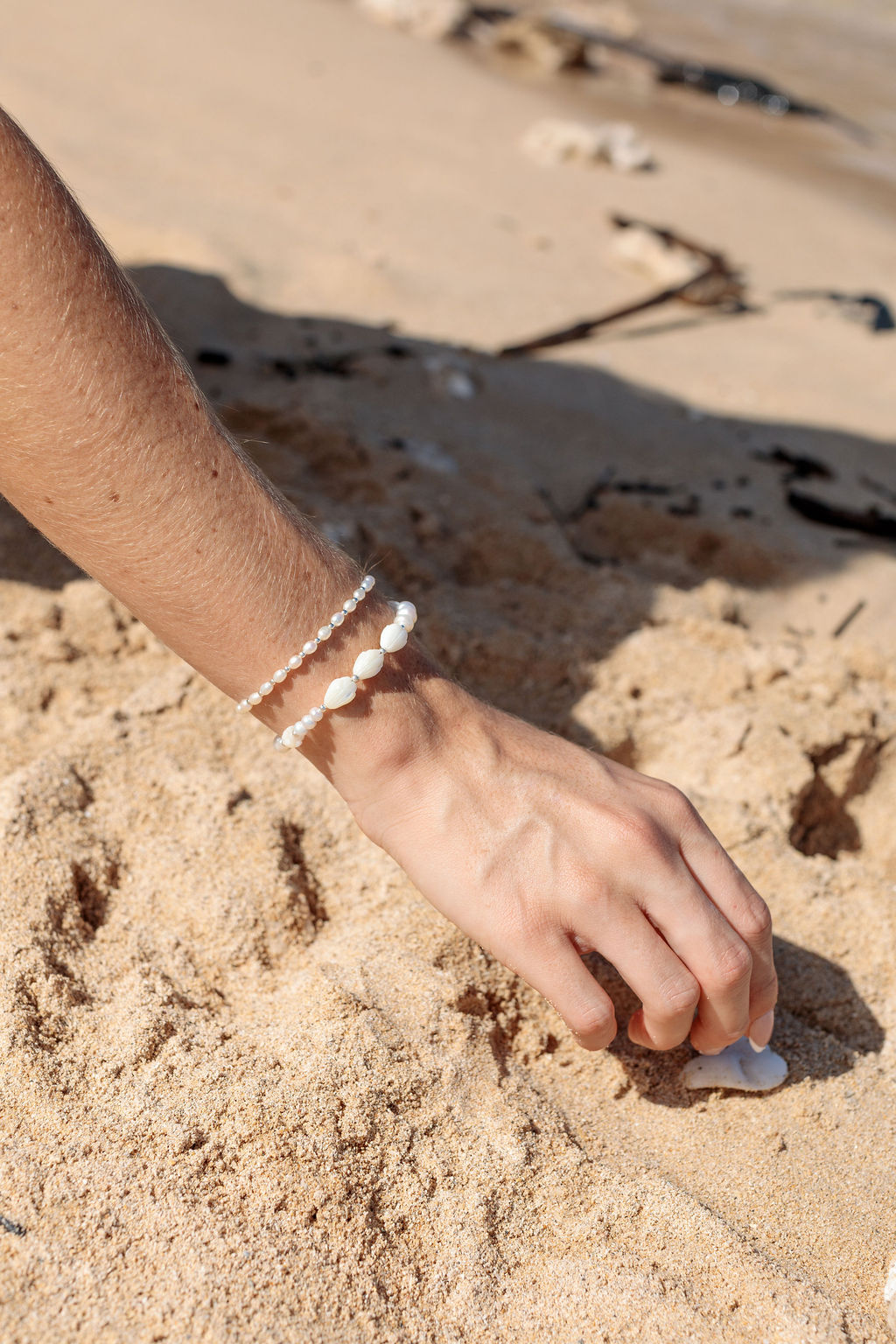 Luminous Pearl & Pikake Beaded Bracelet - Silver Heleleʻi