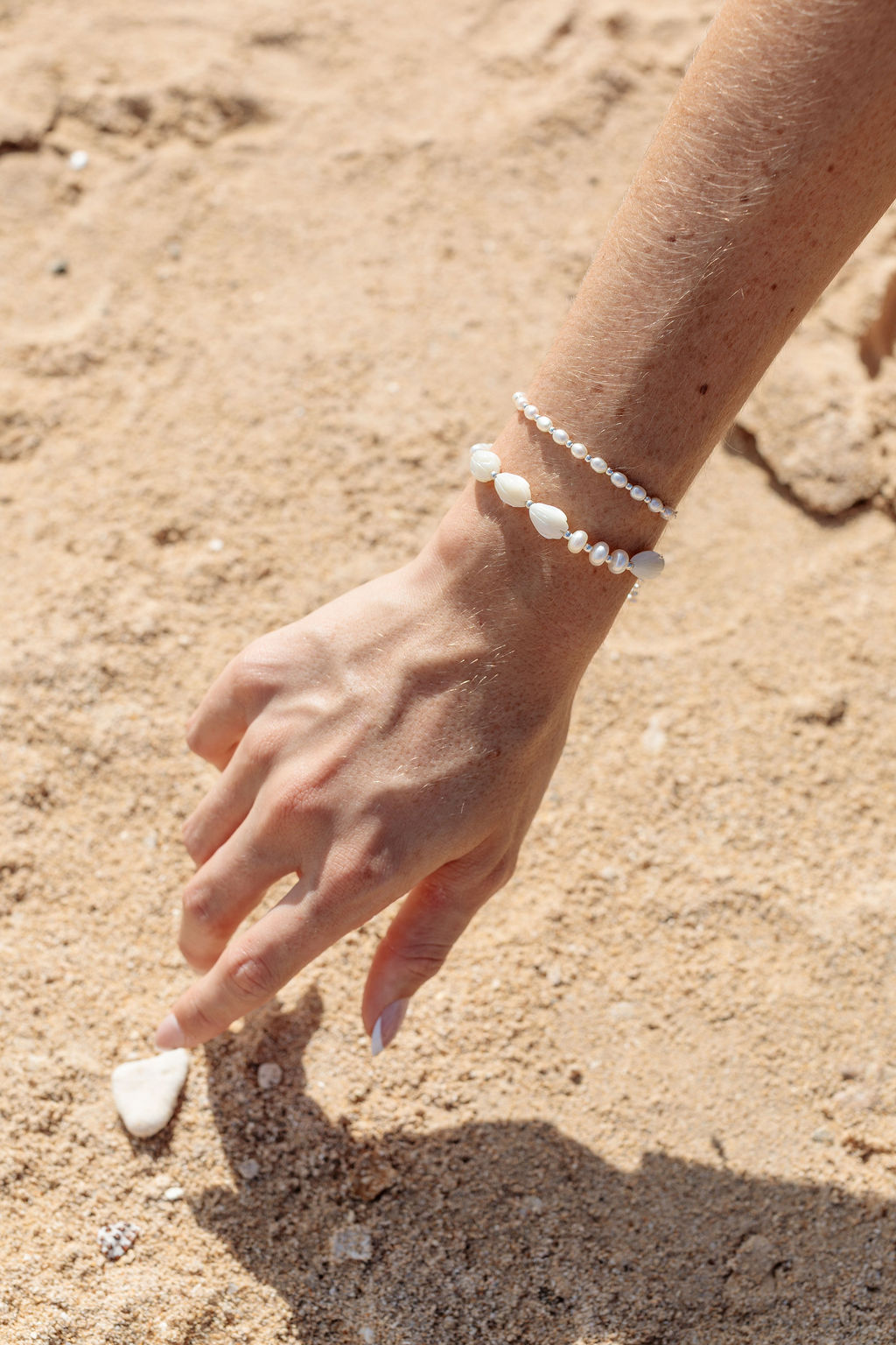 Luminous Pearl & Pikake Beaded Bracelet - Silver Heleleʻi