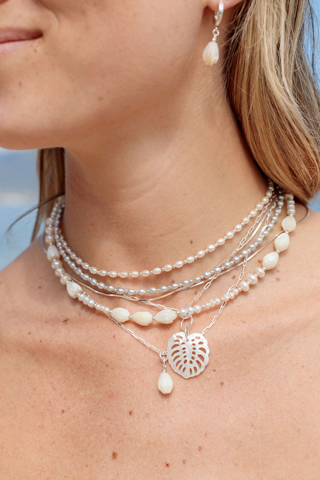 Luminous Pearl & Pikake Beaded Necklace - Gold Heleleʻi