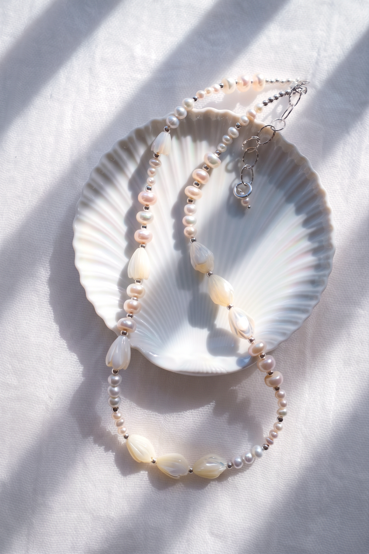 Luminous Pearl & Pikake Beaded Necklace - Silver Heleleʻi