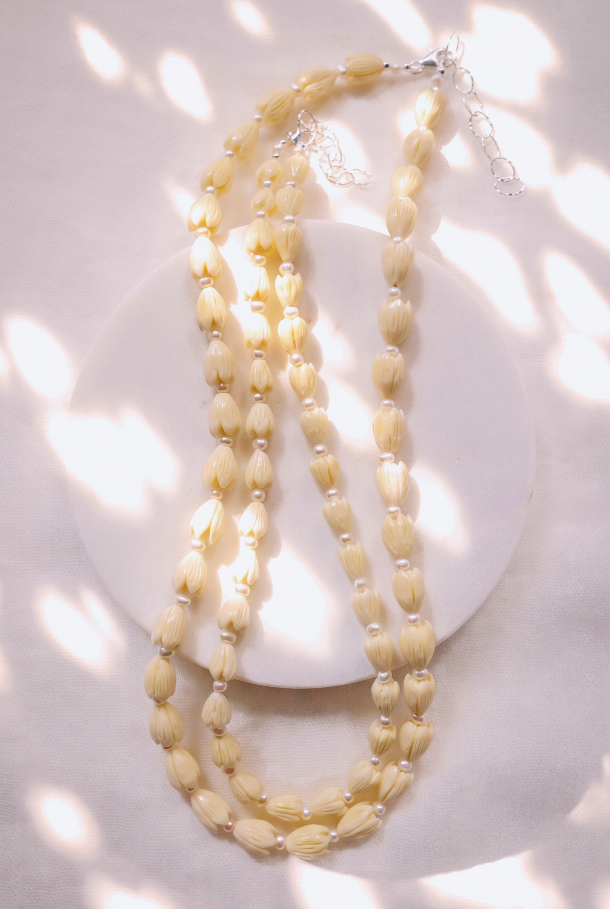 Resin Pikake & Pearl Beaded Necklace - Silver Kupuna