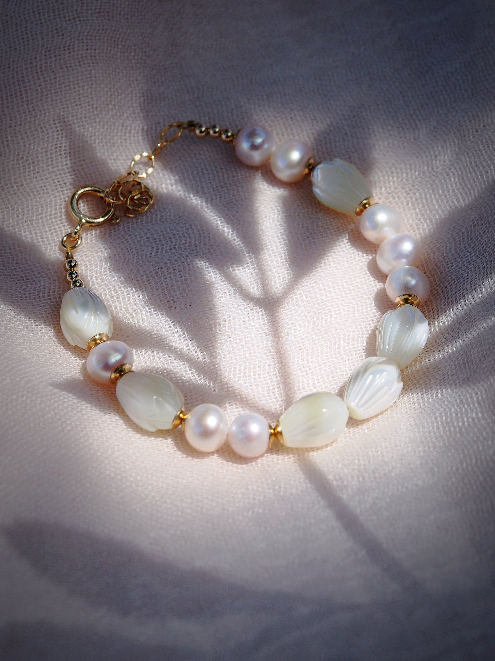 White Pearl and Pikake Bracelet - Momilani