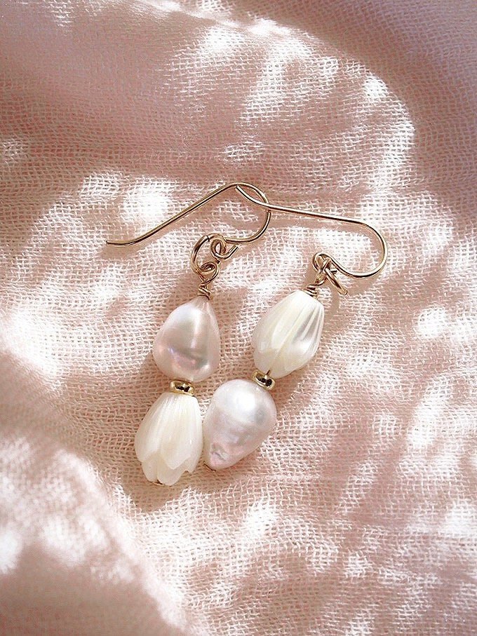 - Asymmetrical Pikake & Pearl Earrings - Huali - ke aloha jewelry