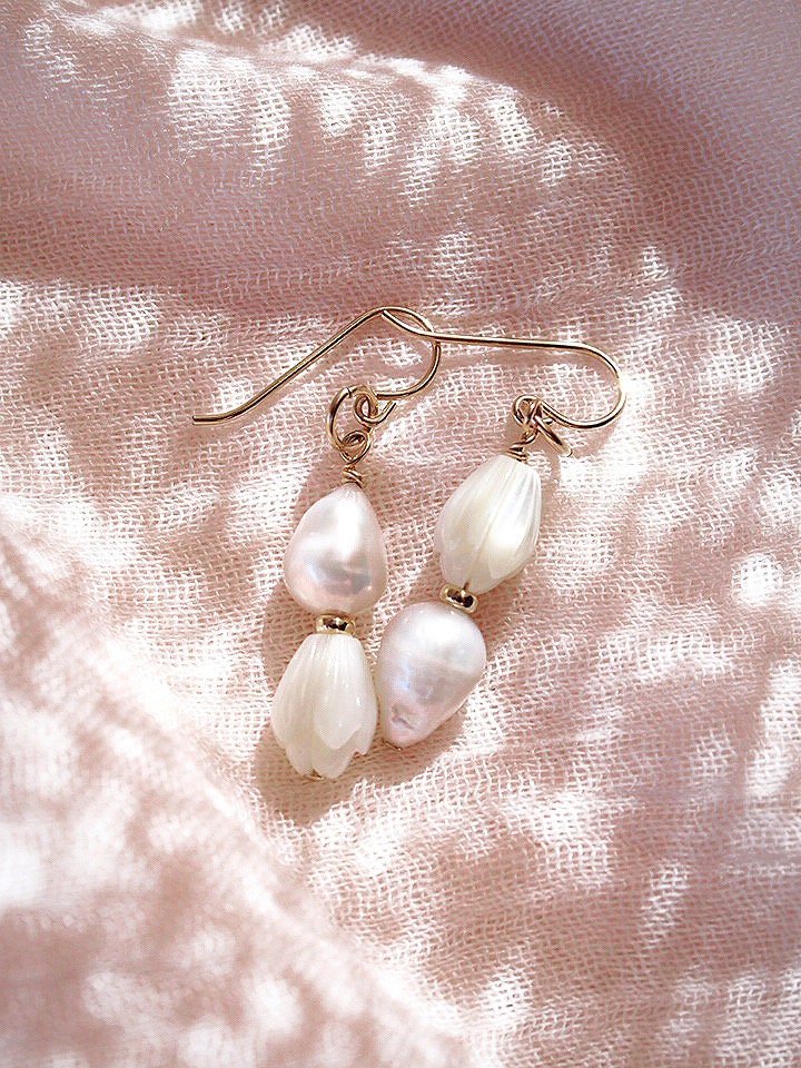 - Asymmetrical Pikake & Pearl Earrings - Huali - ke aloha jewelry