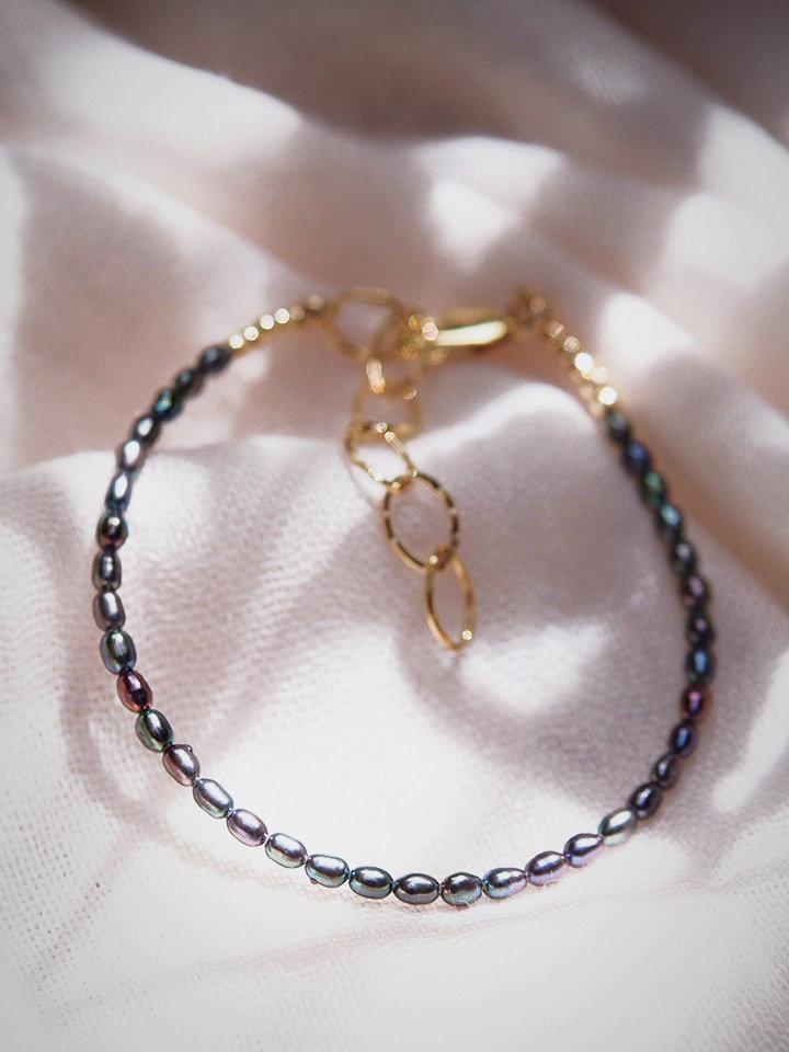 Gold Bracelet - Dainty Black Pearl Bracelet - Maile - ke aloha jewelry