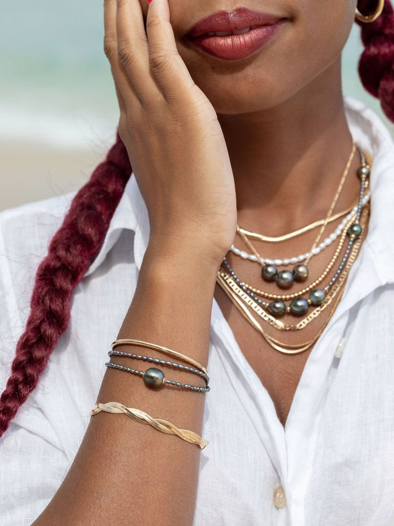 Gold Bracelet - Dainty Black Pearl Bracelet - Maile - ke aloha jewelry