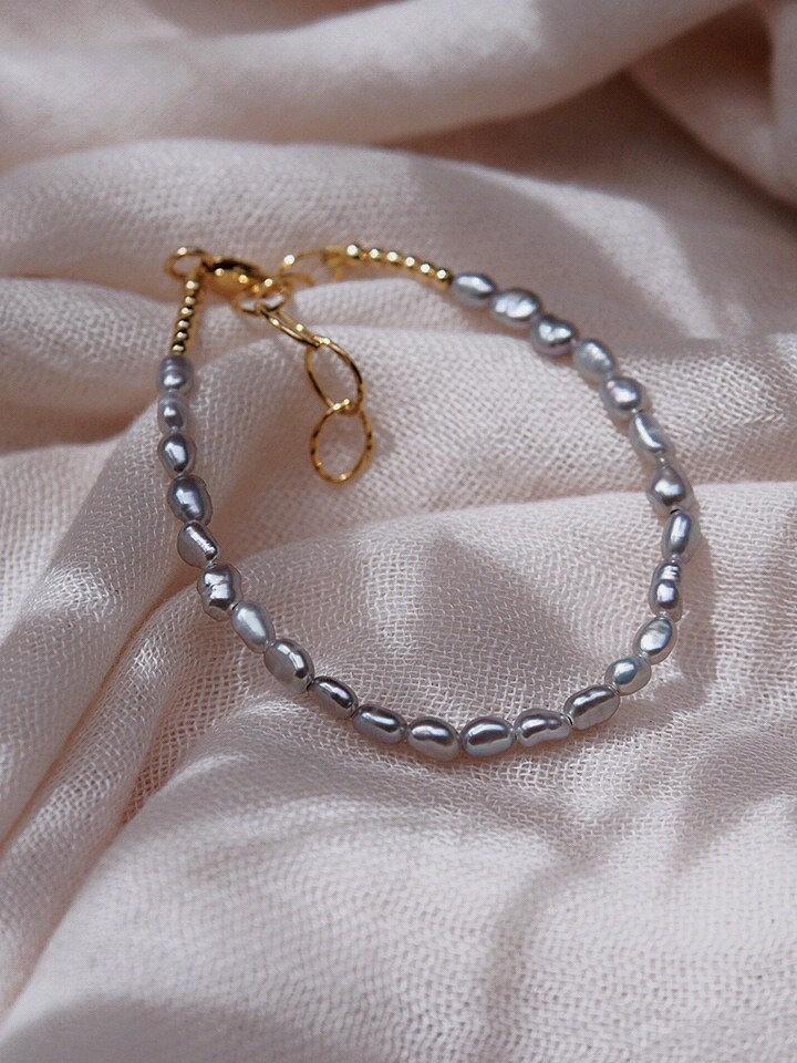 Gold Bracelet - Dainty Gray Pearl Bracelet - Maile - ke aloha jewelry