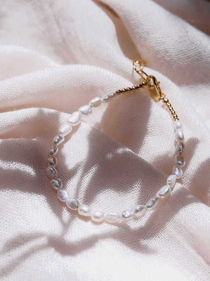 Gold Bracelet - Dainty Pearl Bracelet - Maile - ke aloha jewelry