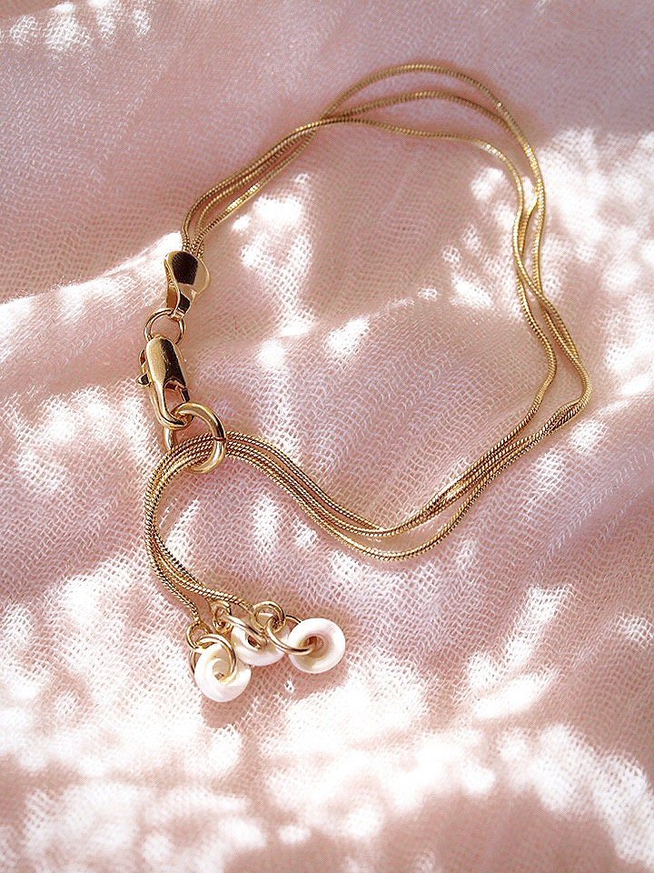 - Gold Chain Puka Charm Bracelet - Kaihohonu - ke aloha jewelry