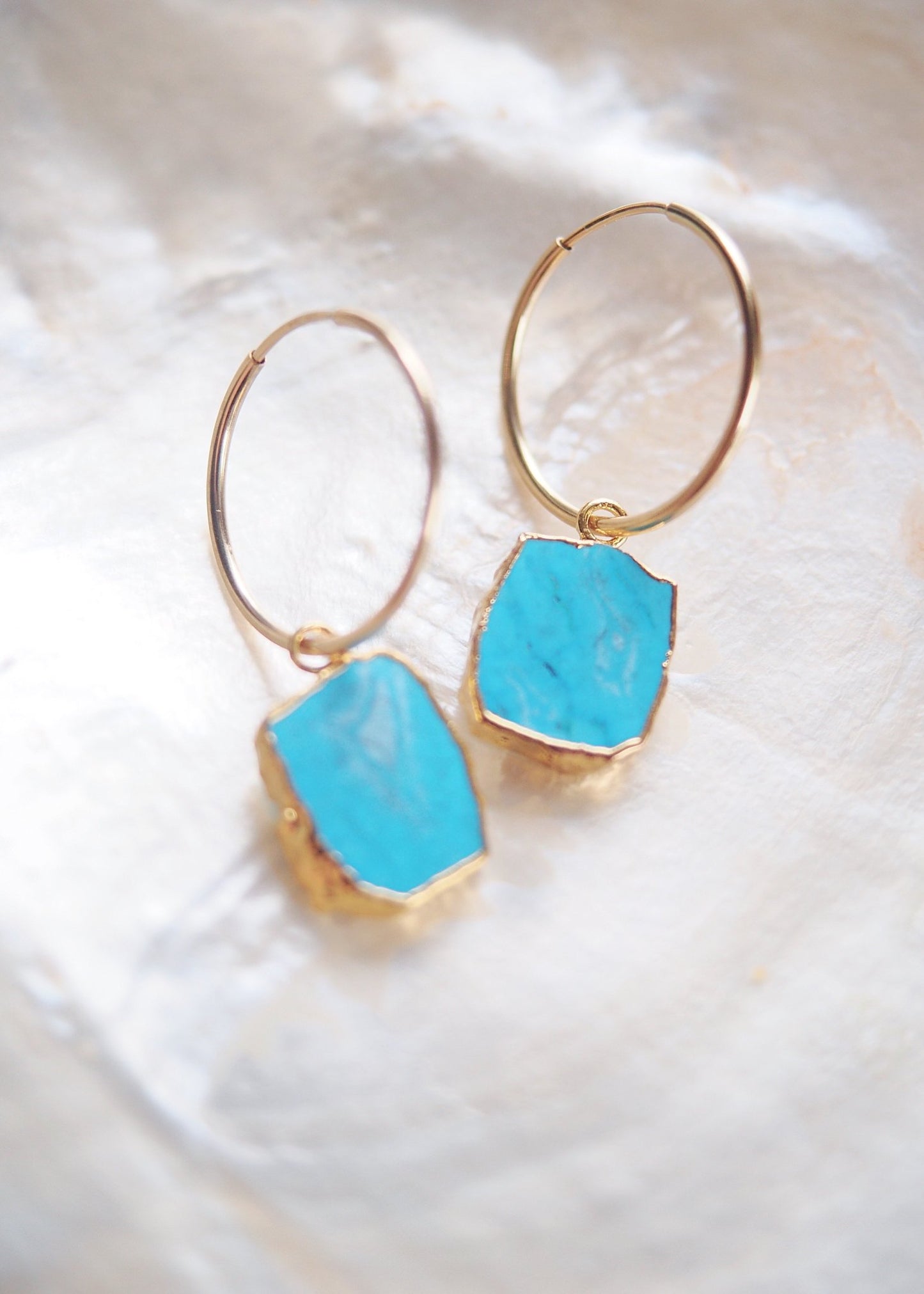Howlite Turquoise Silver Medium Hoop Earrings - Silver Alaka'i