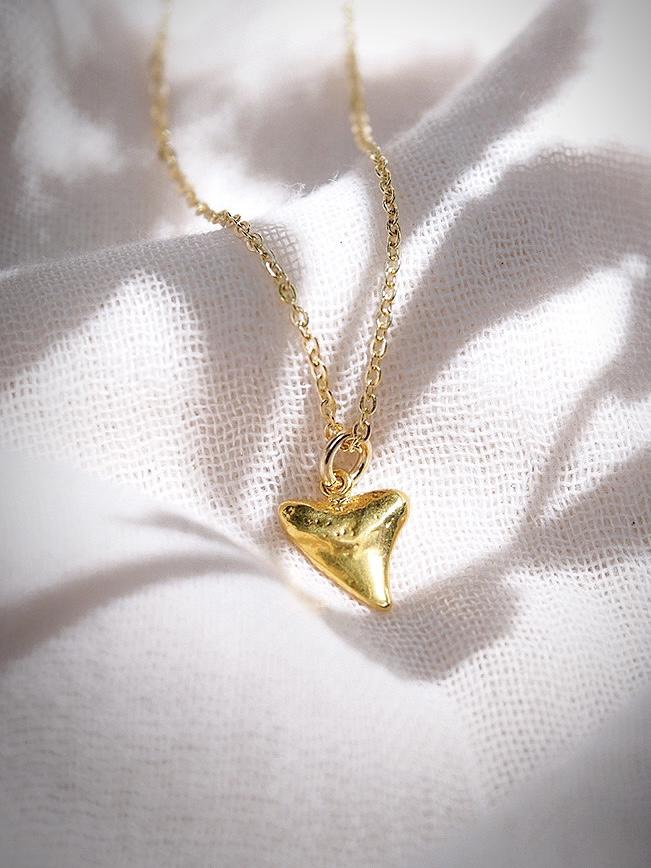 Gold Necklace - Petite Gold Shark Tooth Necklace - Mano Petite - ke aloha jewelry