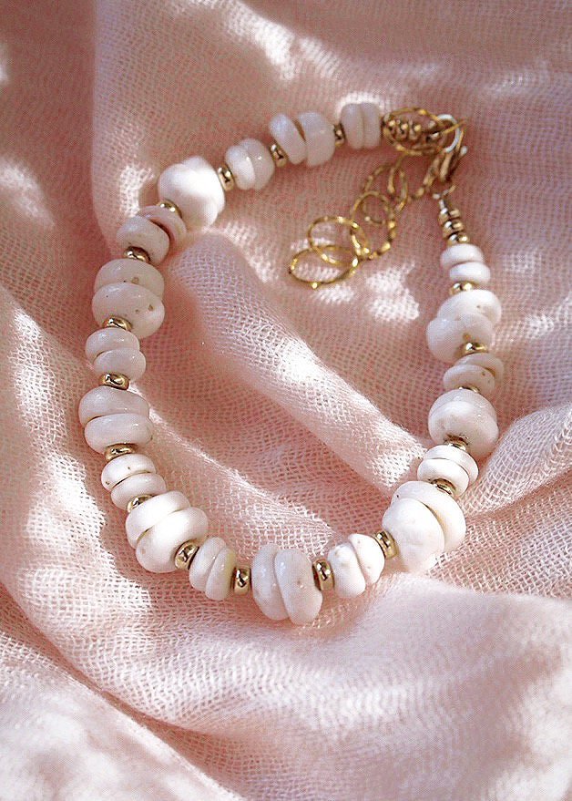 - Puka Shell Bracelet - Kahale - ke aloha jewelry