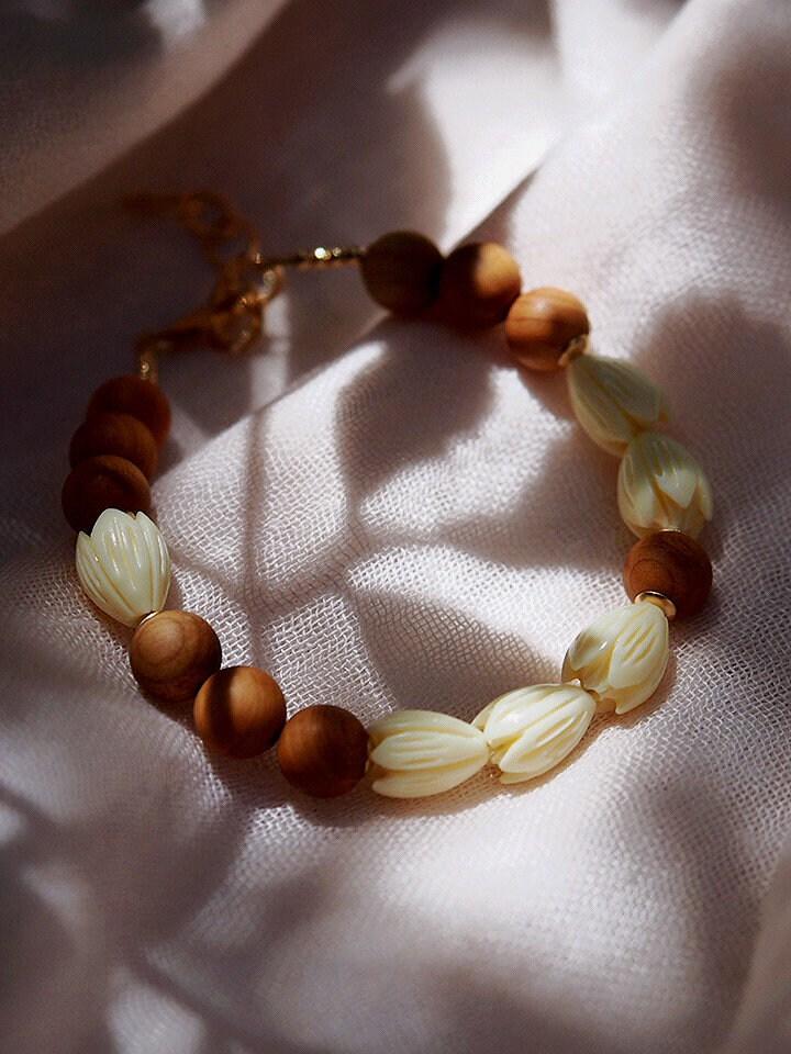 Gold Bracelet - Sandalwood Pikake Flower Bead Bracelet - Hakumele - ke aloha jewelry