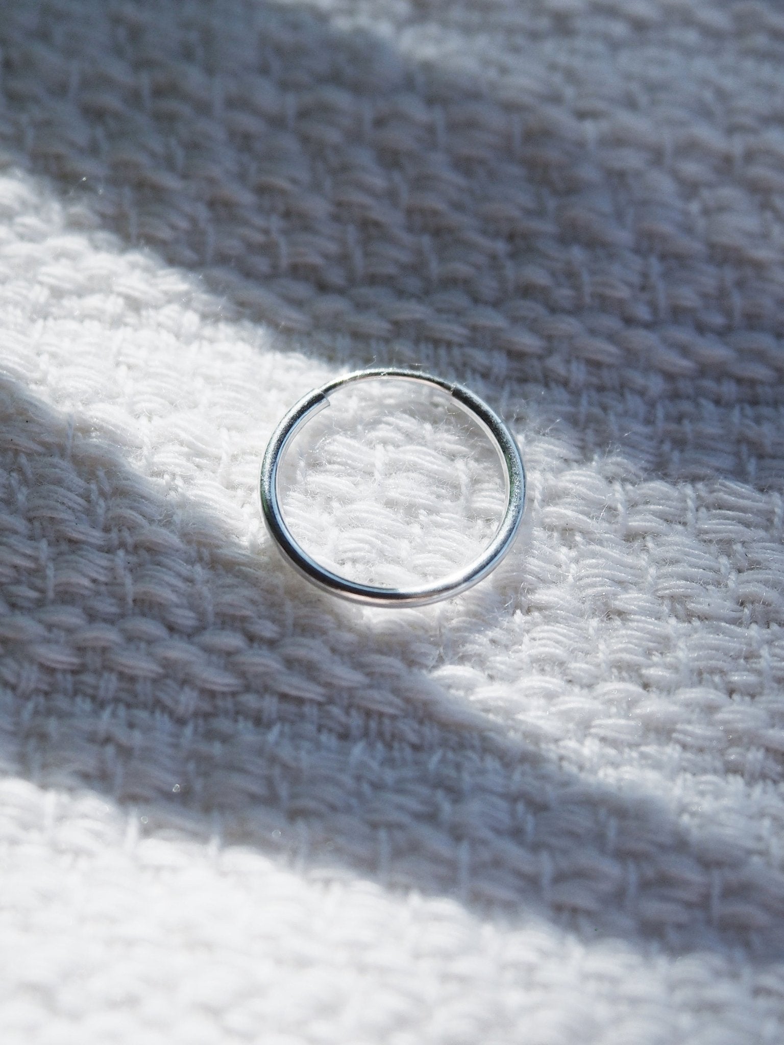 Earrings - Single Unisex Men's Silver Hoop Earring - Kaholo - ke aloha jewelry