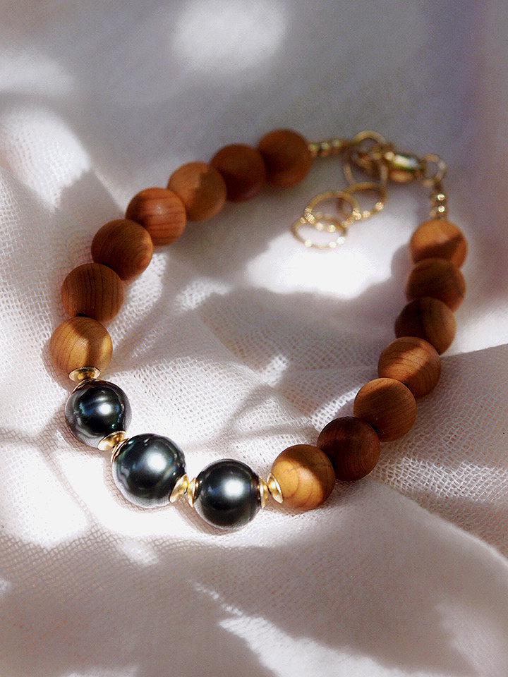 Gold Bracelet - Triple Tahitian Pearl Sandalwood Bead Bracelet - Kalani - ke aloha jewelry