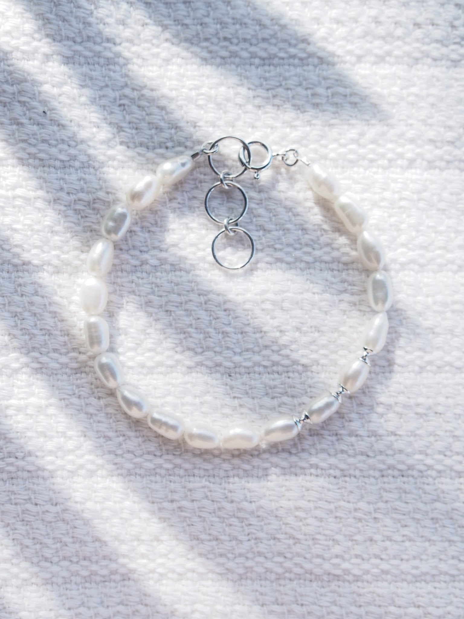 Bracelets - Unisex Men's White Pearl Bracelet - Makoa - ke aloha jewelry
