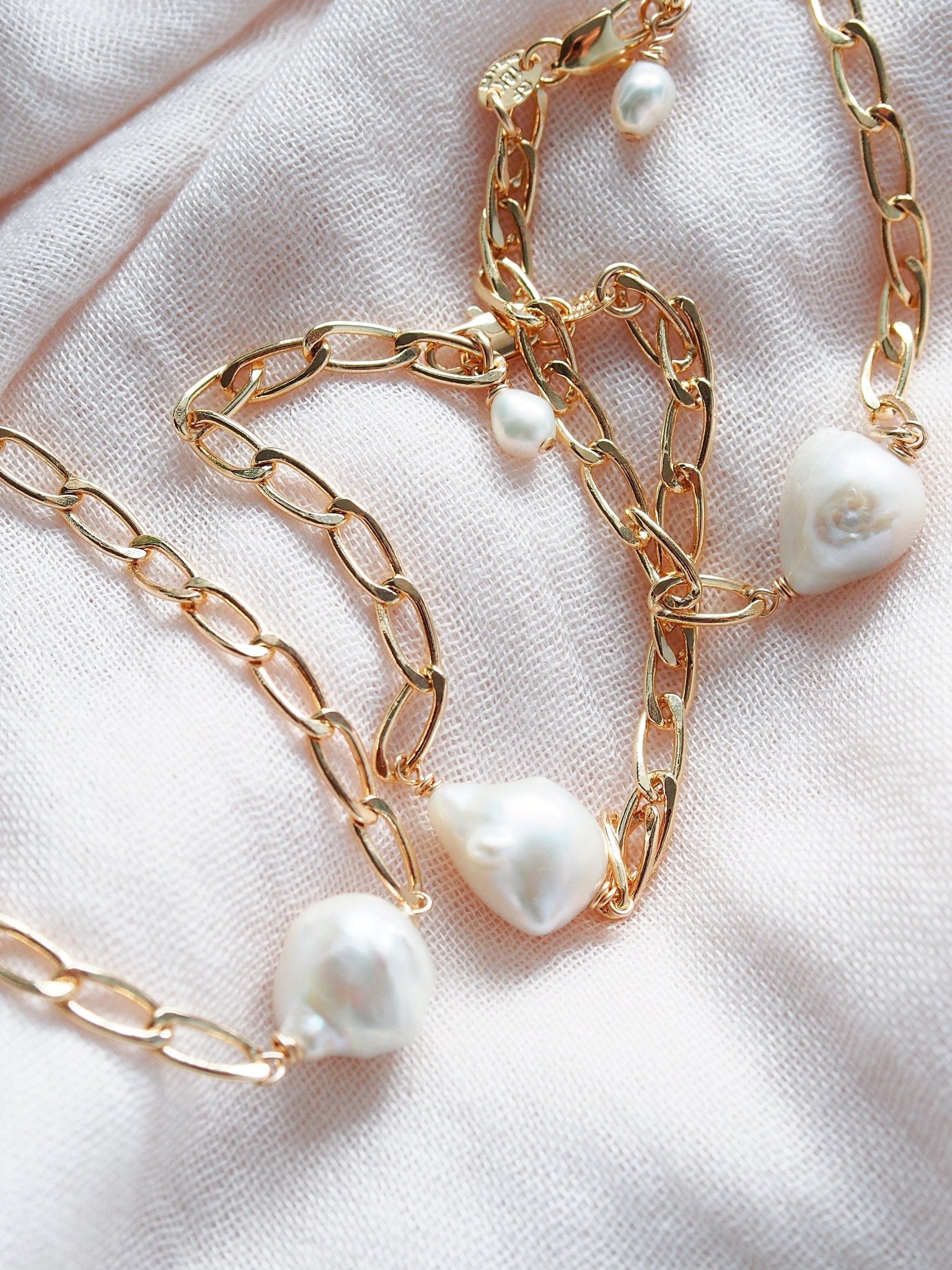 Gold Bracelet - White Baroque Pearl Bracelet - Keali'i - ke aloha jewelry
