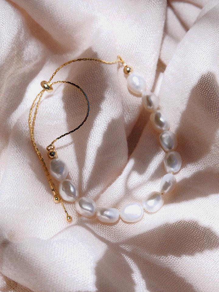 Gold Bracelet - White Freshwater Pearl Bead Bracelet - Keilani - ke aloha jewelry