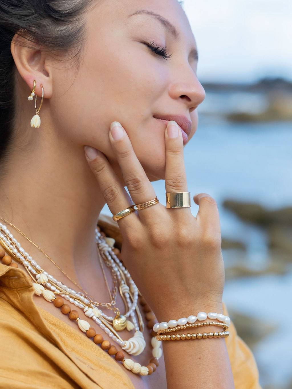 Gold Bracelet - White Freshwater Pearl Bead Bracelet - Keilani - ke aloha jewelry