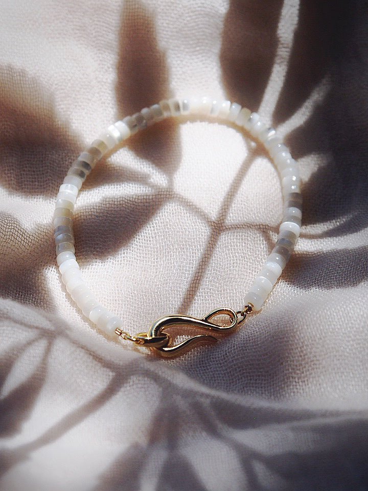 Bracelets - White Mother of Pearl Bracelet with Gold Clasp - Kaleoaloha - ke aloha jewelry